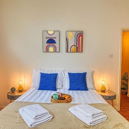 2 Bedroom Apartment In Bath City Centre With Garden & Free Parking Экстерьер фото
