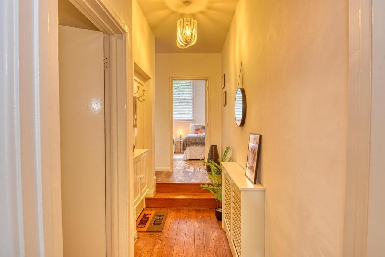 2 Bedroom Apartment In Bath City Centre With Garden & Free Parking Экстерьер фото