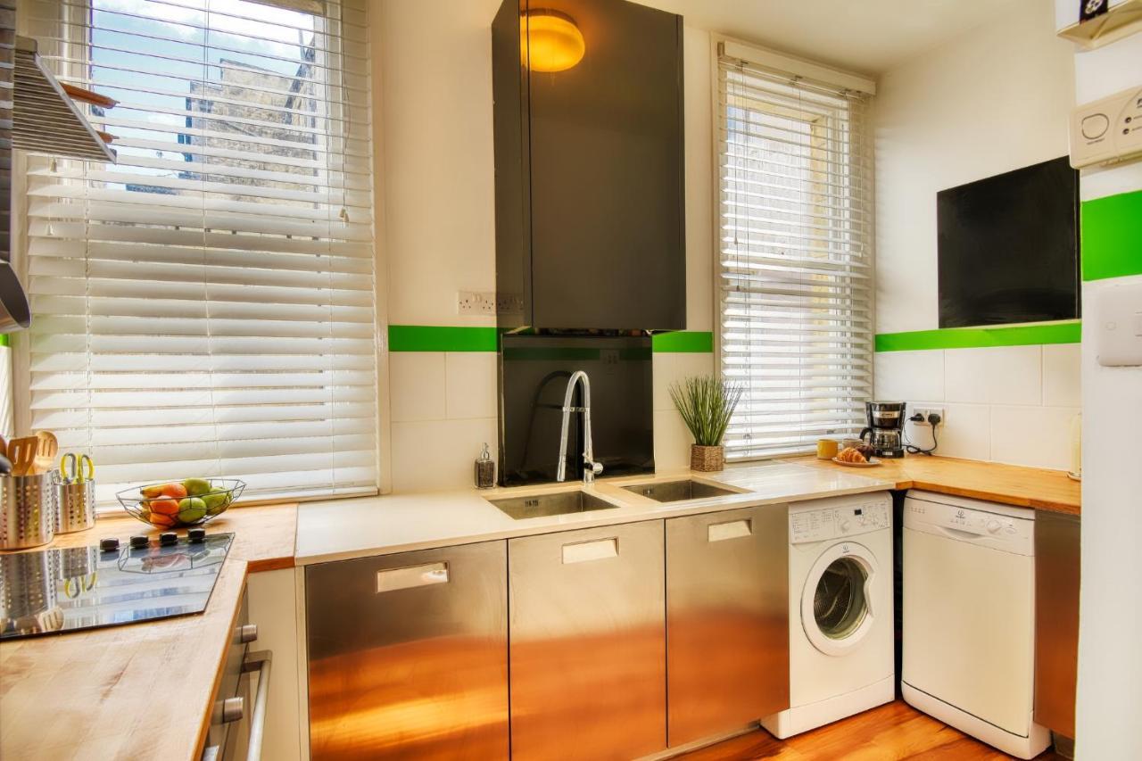 2 Bedroom Apartment In Bath City Centre With Garden & Free Parking Экстерьер фото