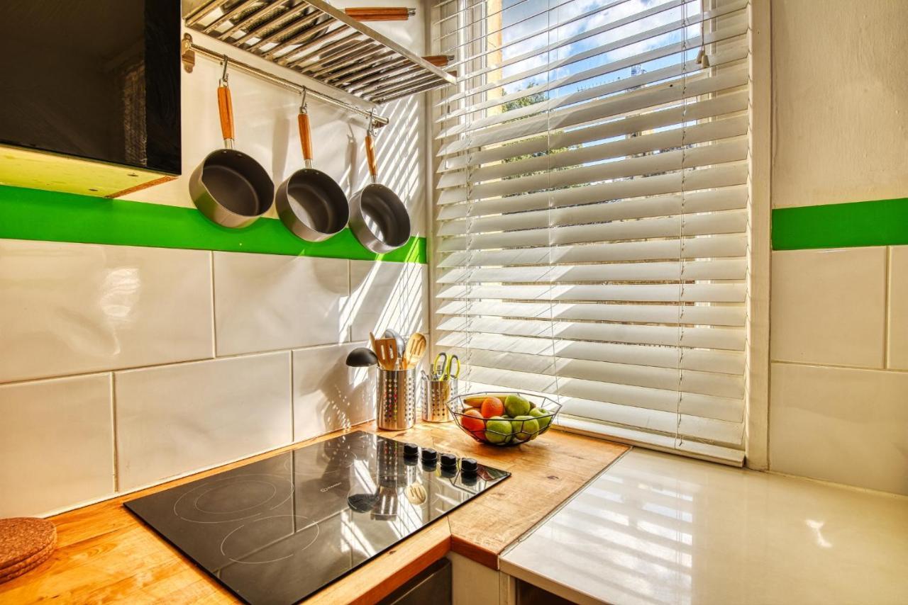 2 Bedroom Apartment In Bath City Centre With Garden & Free Parking Экстерьер фото