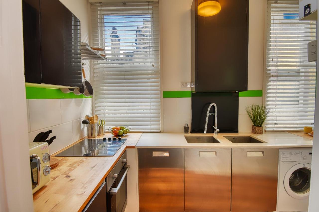2 Bedroom Apartment In Bath City Centre With Garden & Free Parking Экстерьер фото